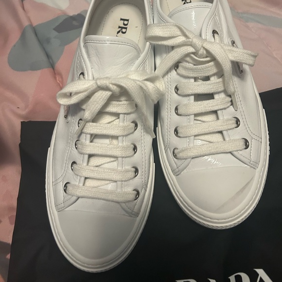 AUTHENTIC PRADA logo tennis shoes. - Picture 1 of 16
